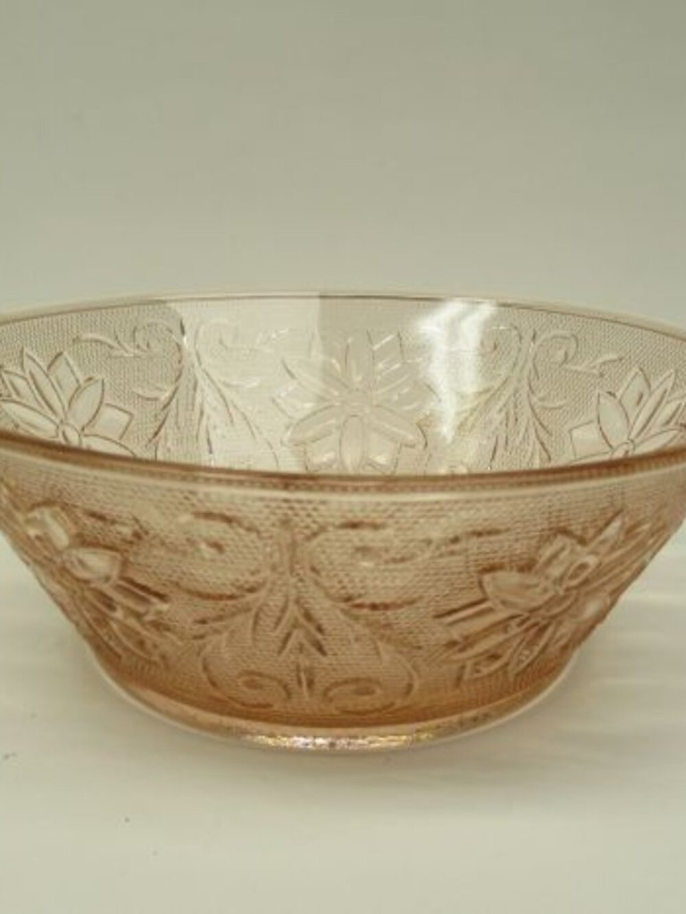 Tiara Pink Indiana Glass SANDWICH 8 1/4 Inch Round Serving or Vegetable Bowl